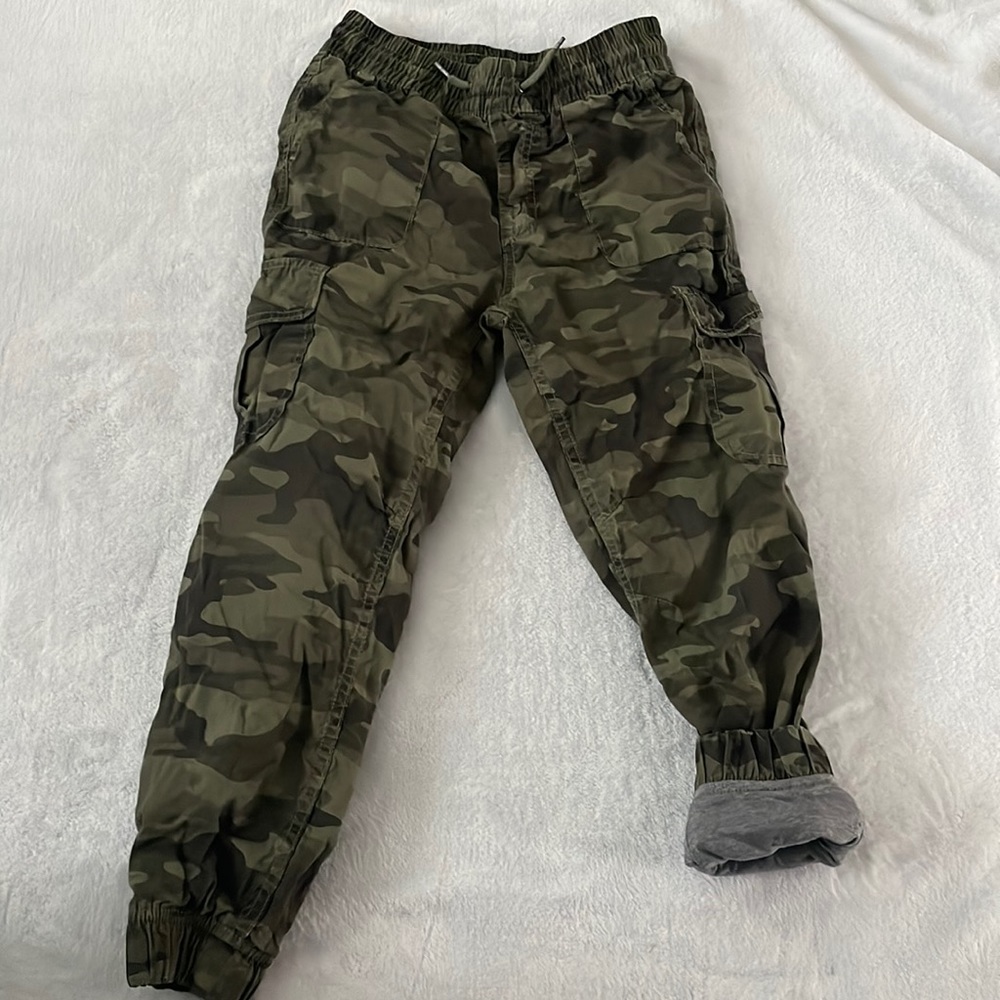 GAP camo jersey lined pull on pants
